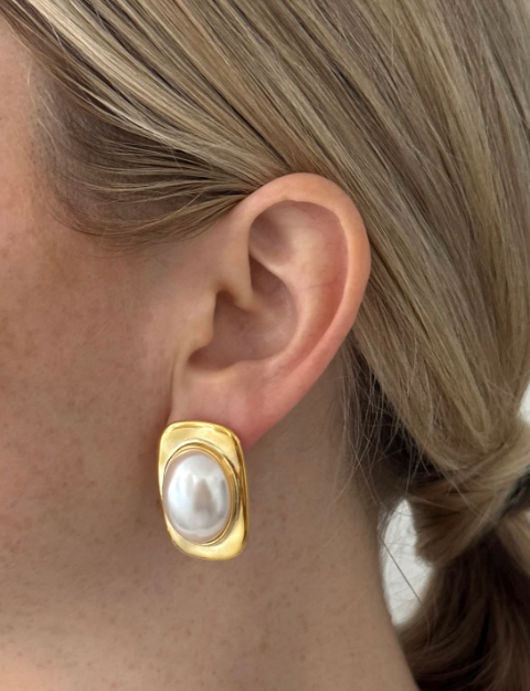 Alexandra Pearl Studs