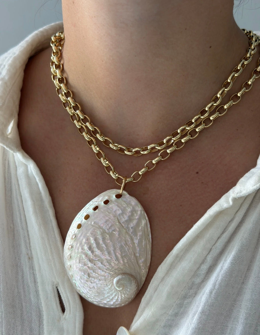 Flat Shell Necklace