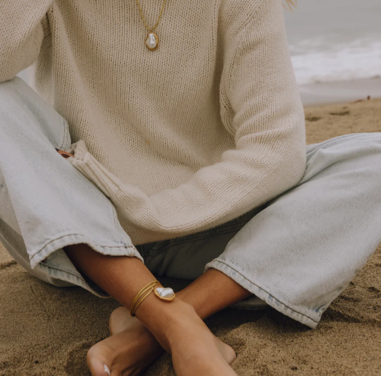 Pearl Bezel Strand